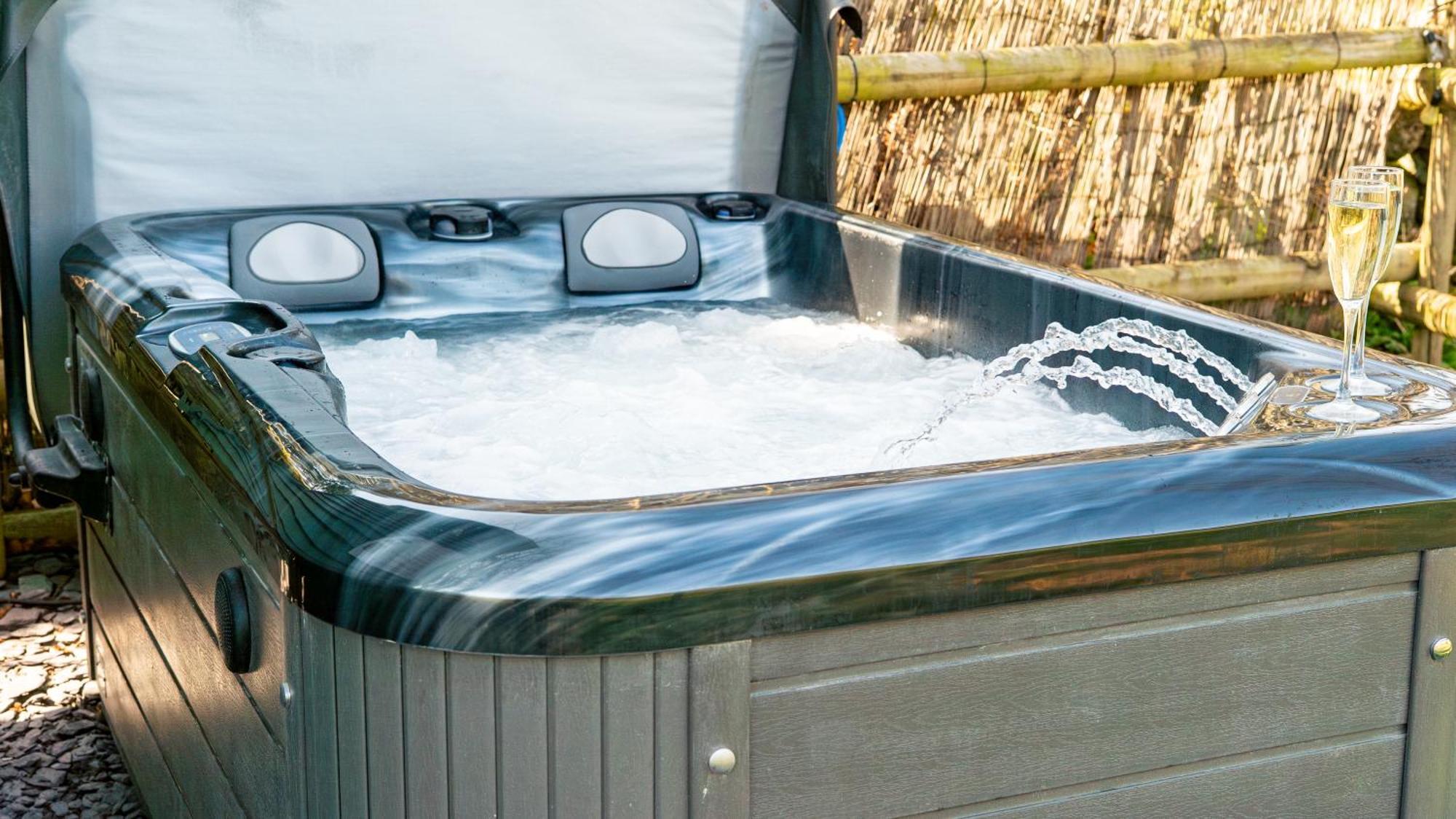 Гостьовий будинок Lavender Retreat With Private Hot Tub Upper Hulme Екстер'єр фото